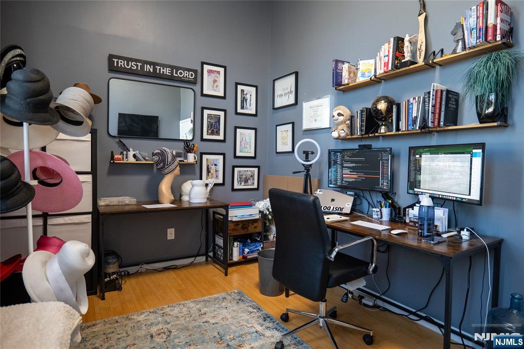 Orange, New Jersey 07050, United States, 2 Bedrooms Bedrooms, ,1 BathroomBathrooms,Residential,Pending,122500