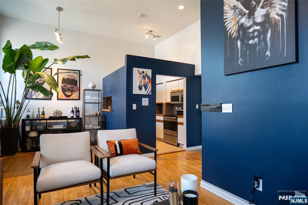 Orange, New Jersey 07050, United States, 2 Bedrooms Bedrooms, ,1 BathroomBathrooms,Residential,Pending,122500