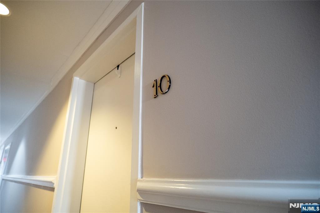 Orange, New Jersey 07050, United States, 2 Bedrooms Bedrooms, ,1 BathroomBathrooms,Residential,Pending,122500