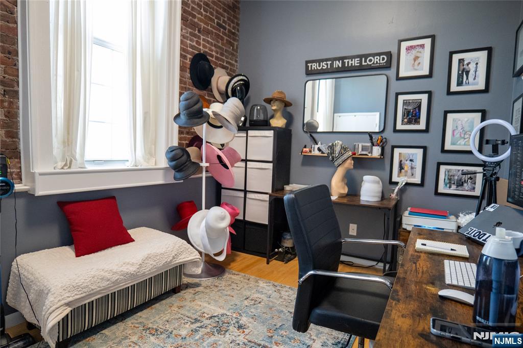 Orange, New Jersey 07050, United States, 2 Bedrooms Bedrooms, ,1 BathroomBathrooms,Residential,Pending,122500