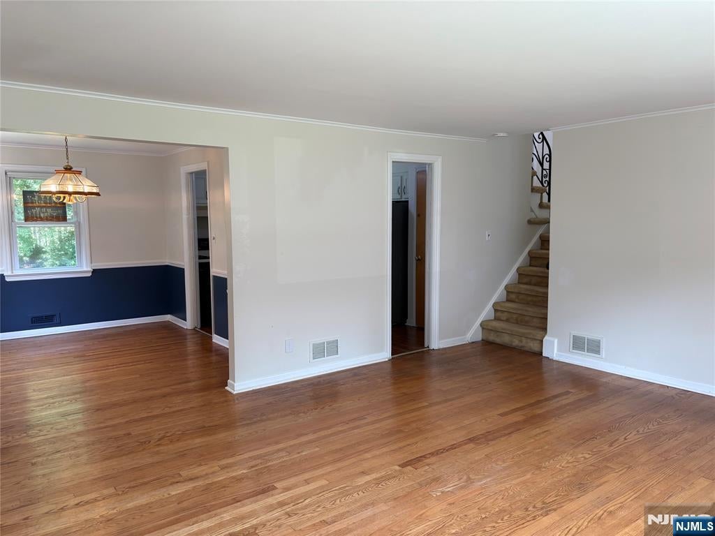 33 Longacre Drive