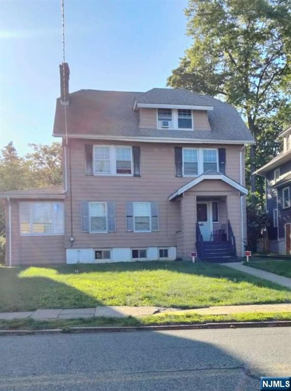 Property for Sale at 214 Valley Road, Montclair, New Jersey - Bedrooms: 6 
Bathrooms: 2 
Rooms: 9  - $999,000