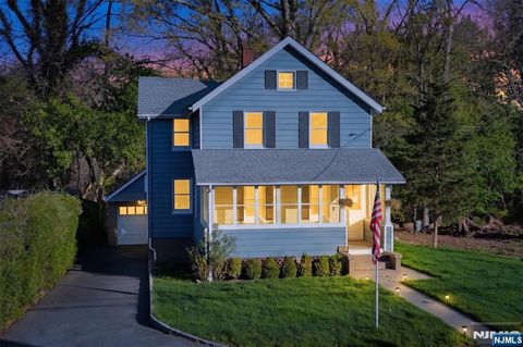 Photo of 36 Hines Avenue, Mahwah, NJ 07430 (MLS # 26014051)