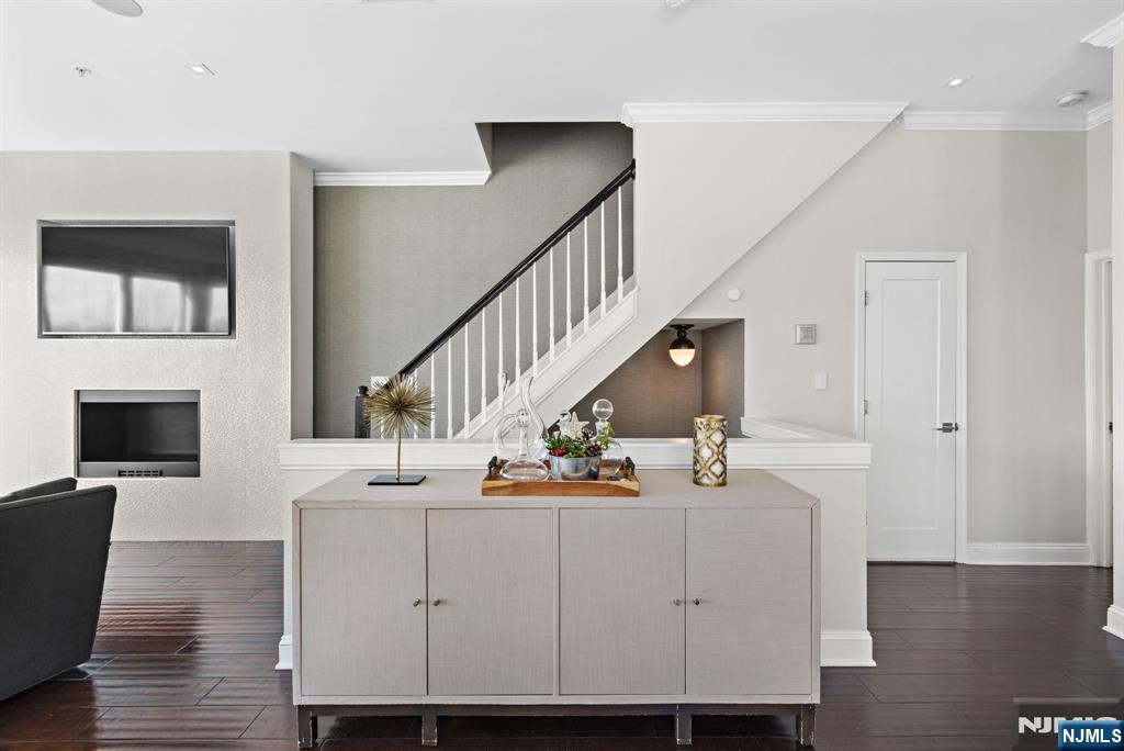 443 Albany Court 443