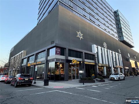 2060 Hudson Street Fort Lee NJ 07024