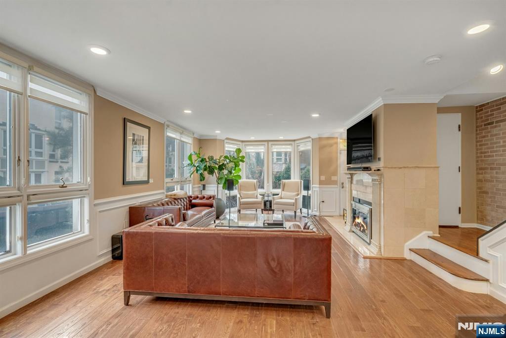 110 Kensington Drive