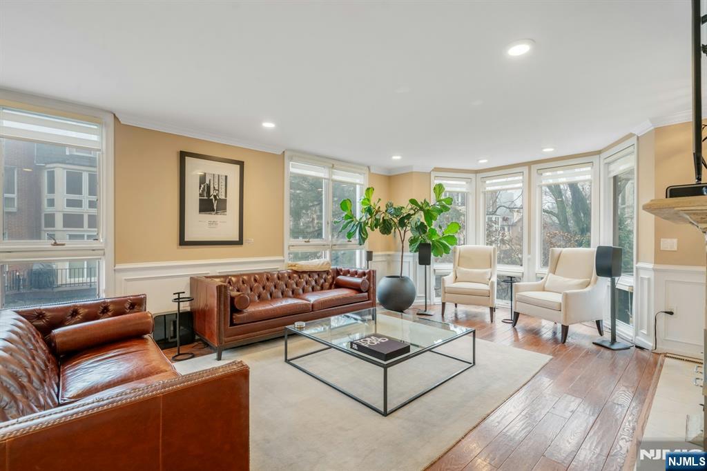 110 Kensington Drive