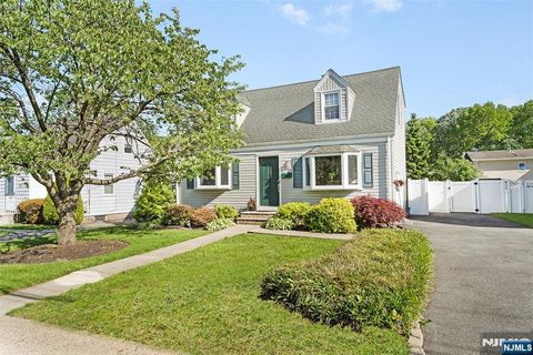 254 Lincoln Avenue Elmwood Park NJ 07407
