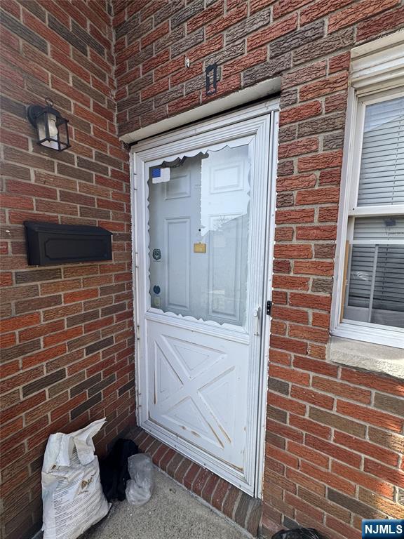 193 Ray St 1, Garfield, New Jersey - 1 Bedrooms  
1 Bathrooms  
4 Rooms - 