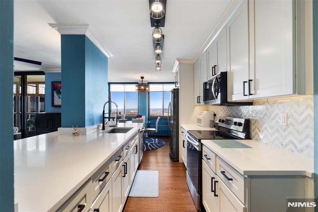 300 Winston Drive 3002