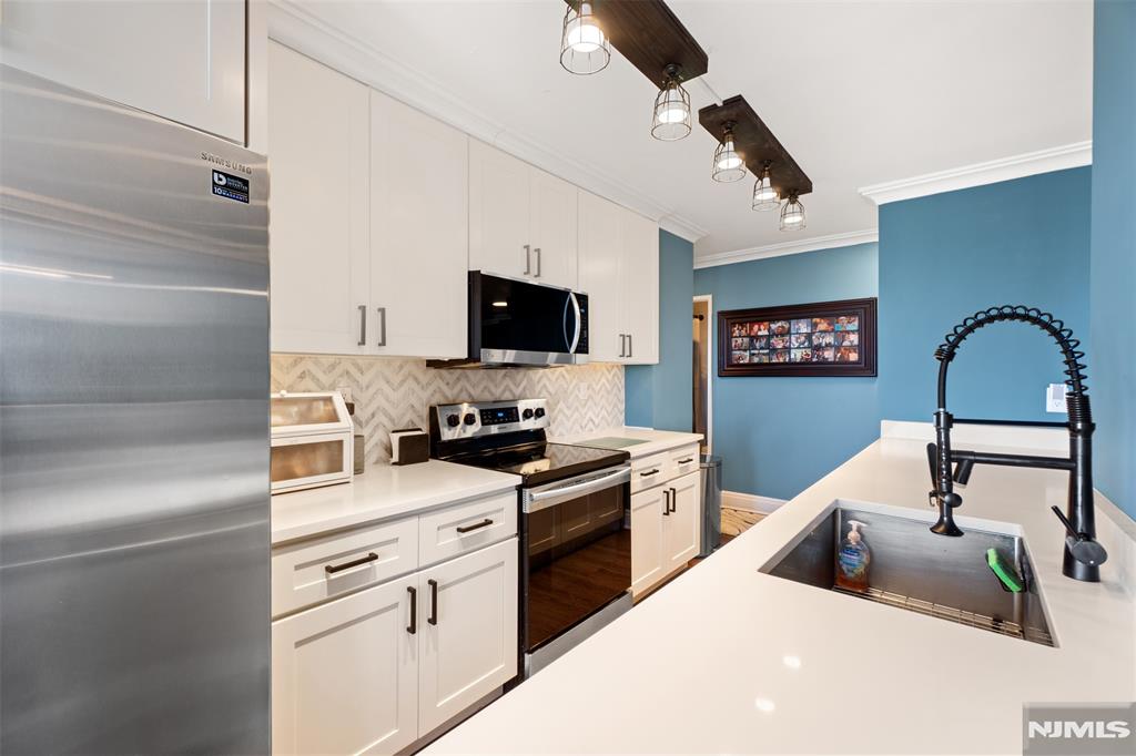 300 Winston Drive 3002