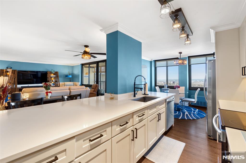 300 Winston Drive 3002