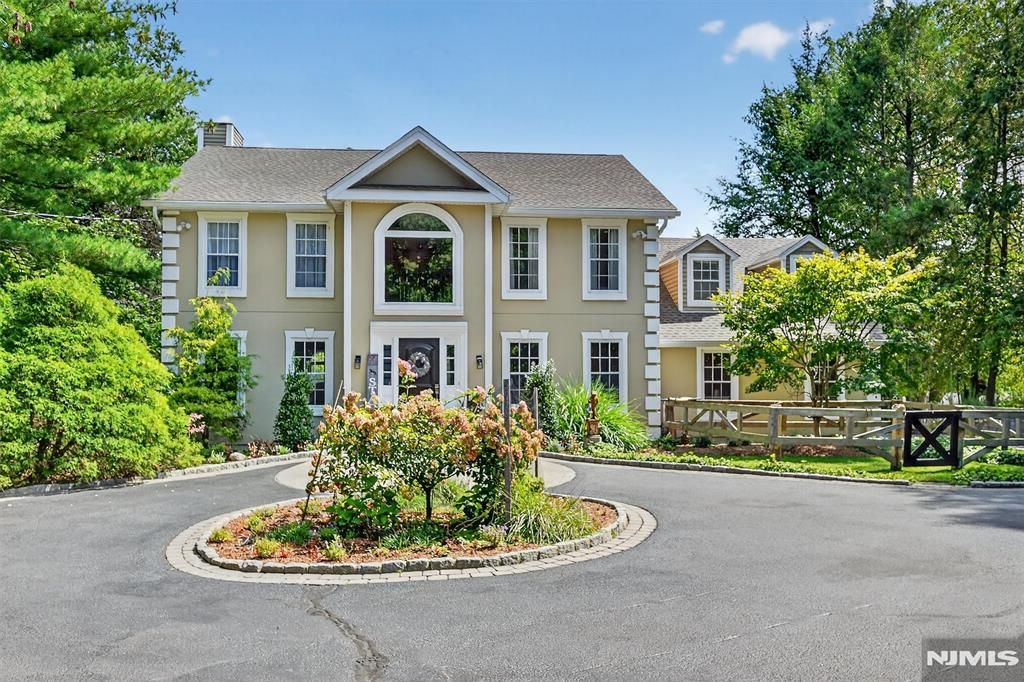 Photo of 110 Wyckoff Avenue, Ramsey, NJ 07446 (MLS # 25030430)