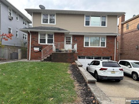 Photo of 140 Palisades Blvd, Palisades Park, NJ 07650 (MLS # 25041144)