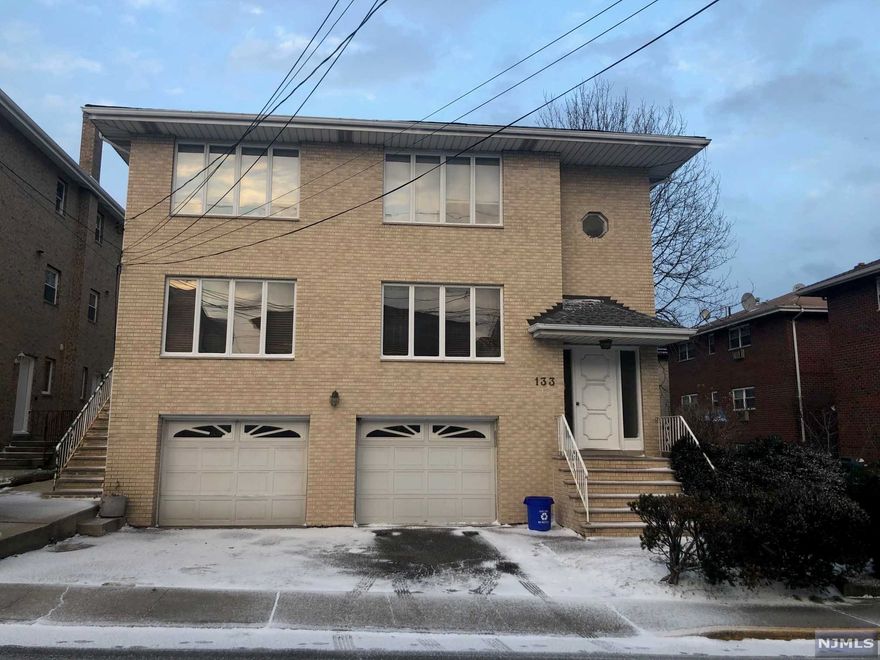 Recent Renovation for Kitchen and Bathroom. Modern style kitchen upgraded with stainless steel appliances,stone counter top, tile back splash, and beautiful tile floor. bathroom is upgraded with wall tile and new vanity and toilet. Stylish wall mirror light above sink is equipped touch sensor. Walk-in Closet in Master Bed. New Washer and Dryer. Elementary school zone #3 is located in a few blocks and easy NYC trans: 5 min walking to bus stop. Washer/dryer in the unit. 1 car parking garage and driveway included with the lease. Tenant must see it!!