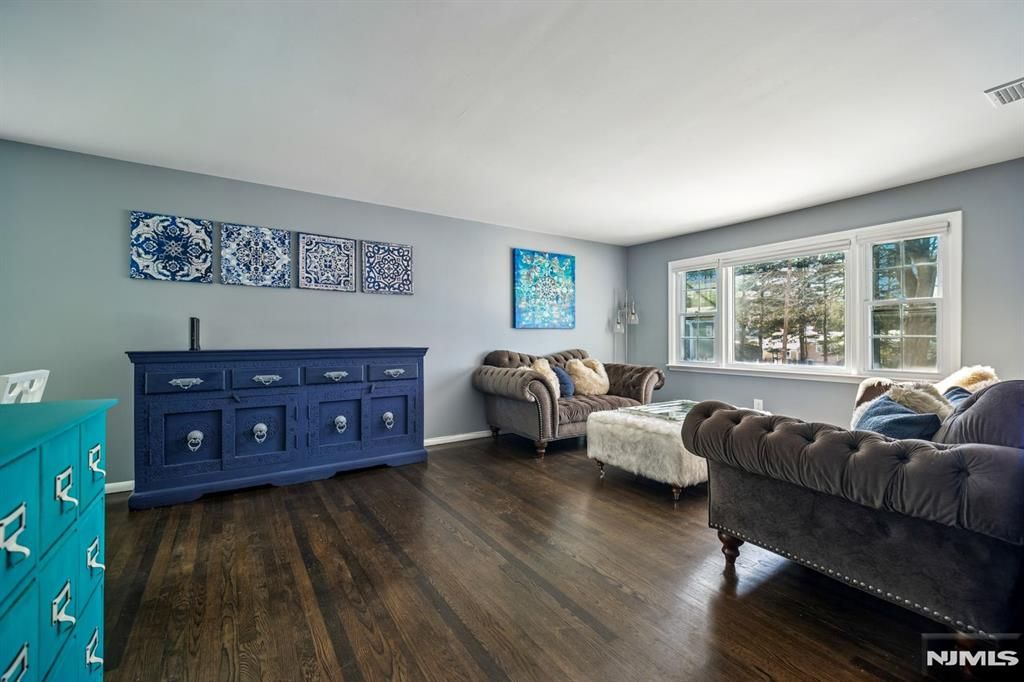 Photo of 16 Windsor Drive, Park Ridge, NJ 07656 (MLS # 26003100)