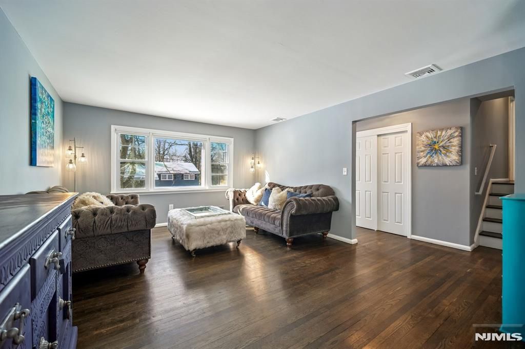 Photo of 16 Windsor Drive, Park Ridge, NJ 07656 (MLS # 26003100)