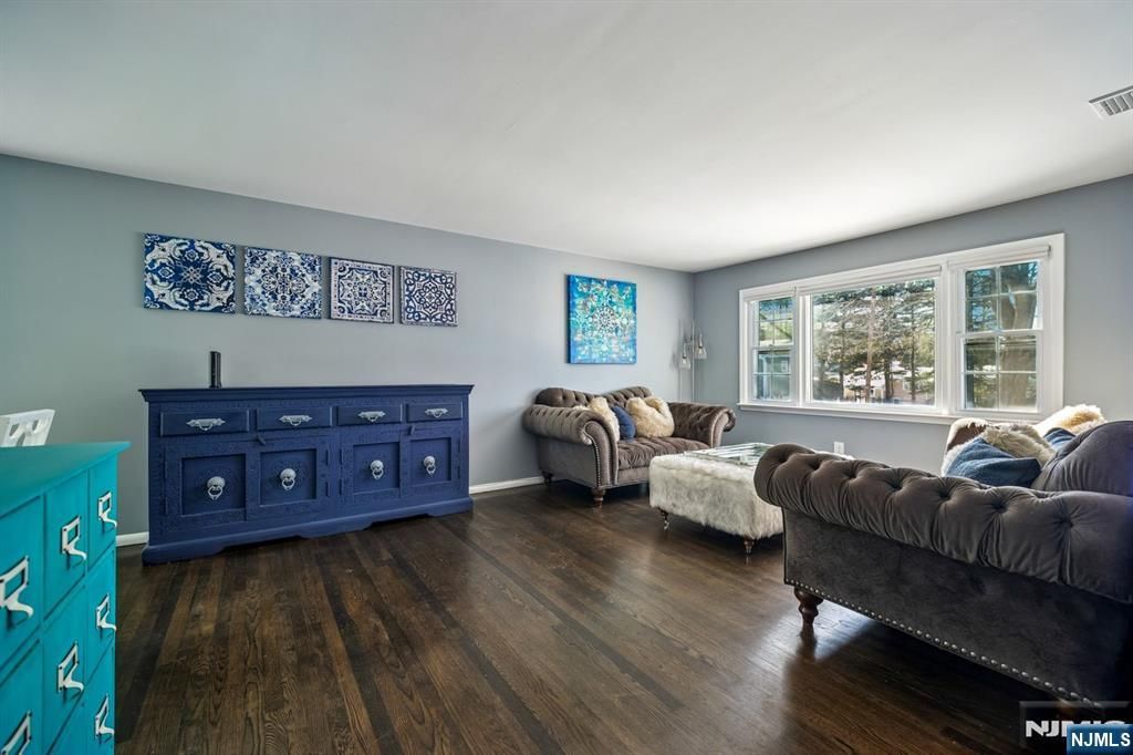 Photo of 16 Windsor Drive, Park Ridge, NJ 07656 (MLS # 26003100)