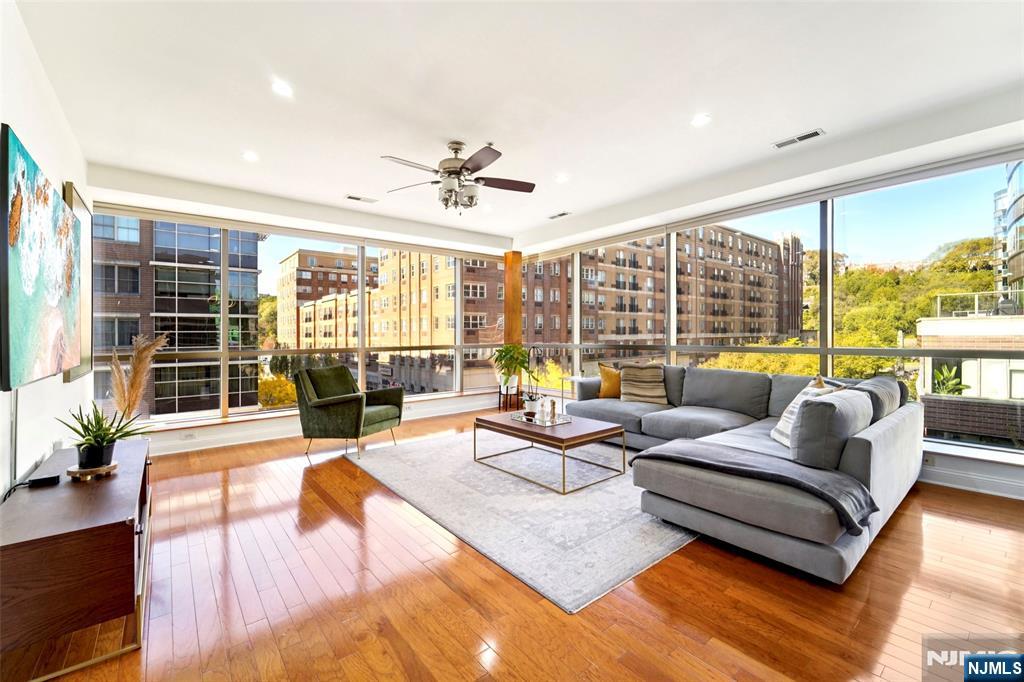 20 Ave At Port Imperial 315