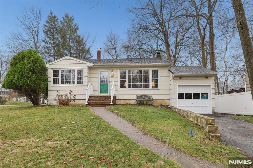 Photo of 70 Walnut Street, Oakland, NJ 07436 (MLS # 26006983)