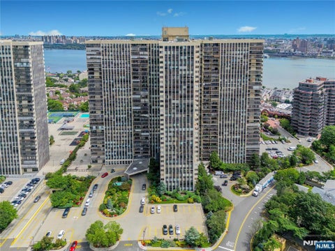 Photo of 200 Winston Drive #2207, Cliffside Park, NJ 07010 (MLS # 26033224)