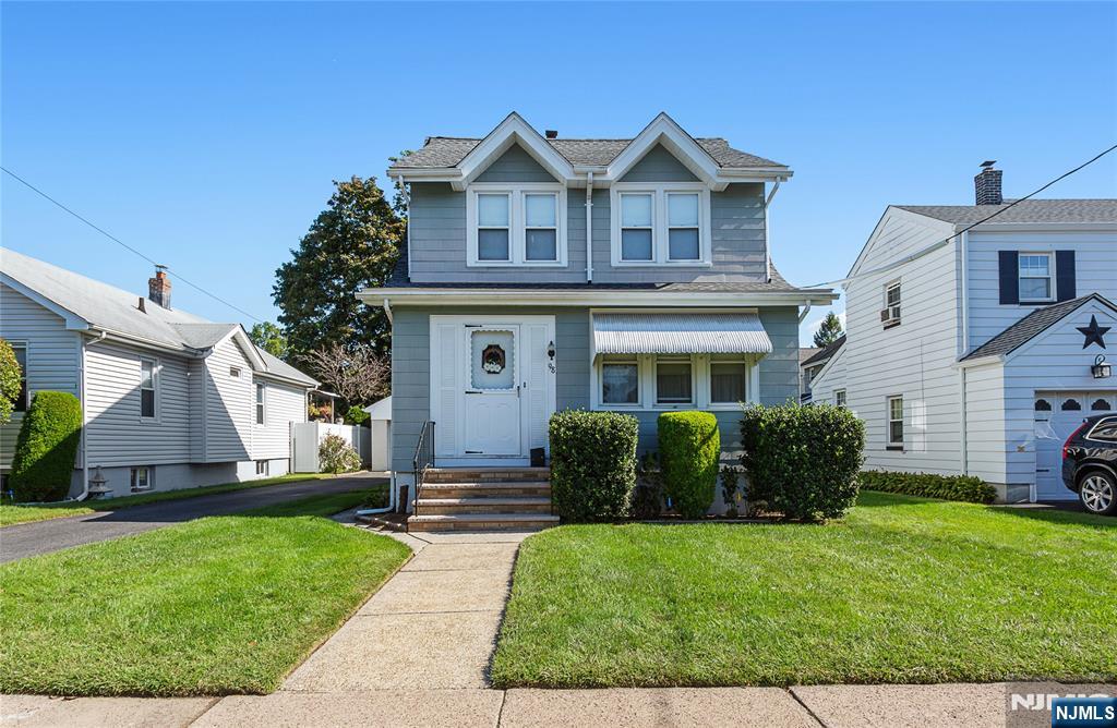 98 Davis Avenue