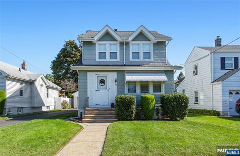 Photo of 98 Davis Avenue, Hackensack, NJ 07601 (MLS # 26034852)