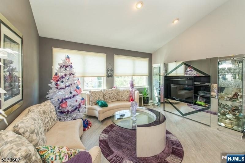 11 Fairchild Lane 11