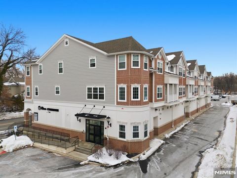 Photo of 764 New Bridge #2L, Teaneck, NJ 07666 (MLS # 26004223)