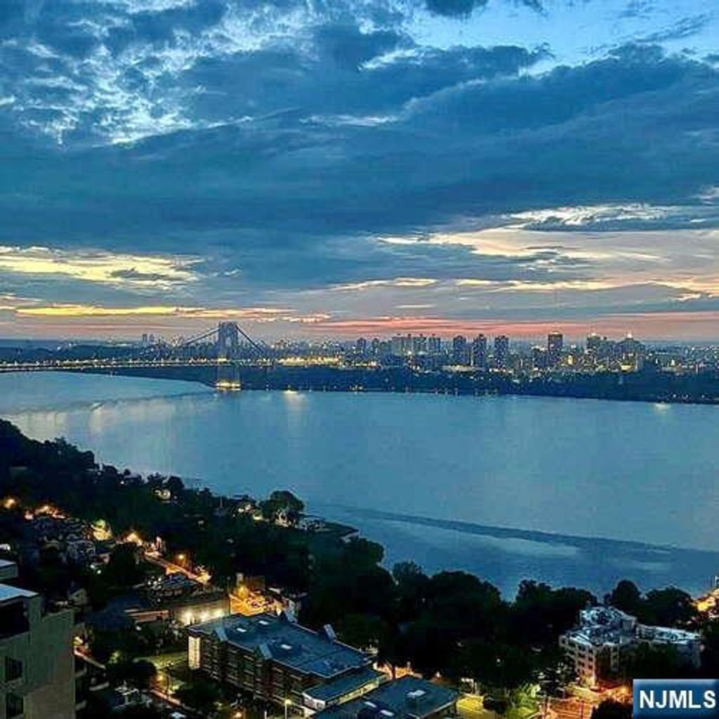 Photo of 6 Horizon Road #2107, Fort Lee, NJ 07024 (MLS # 26005460)