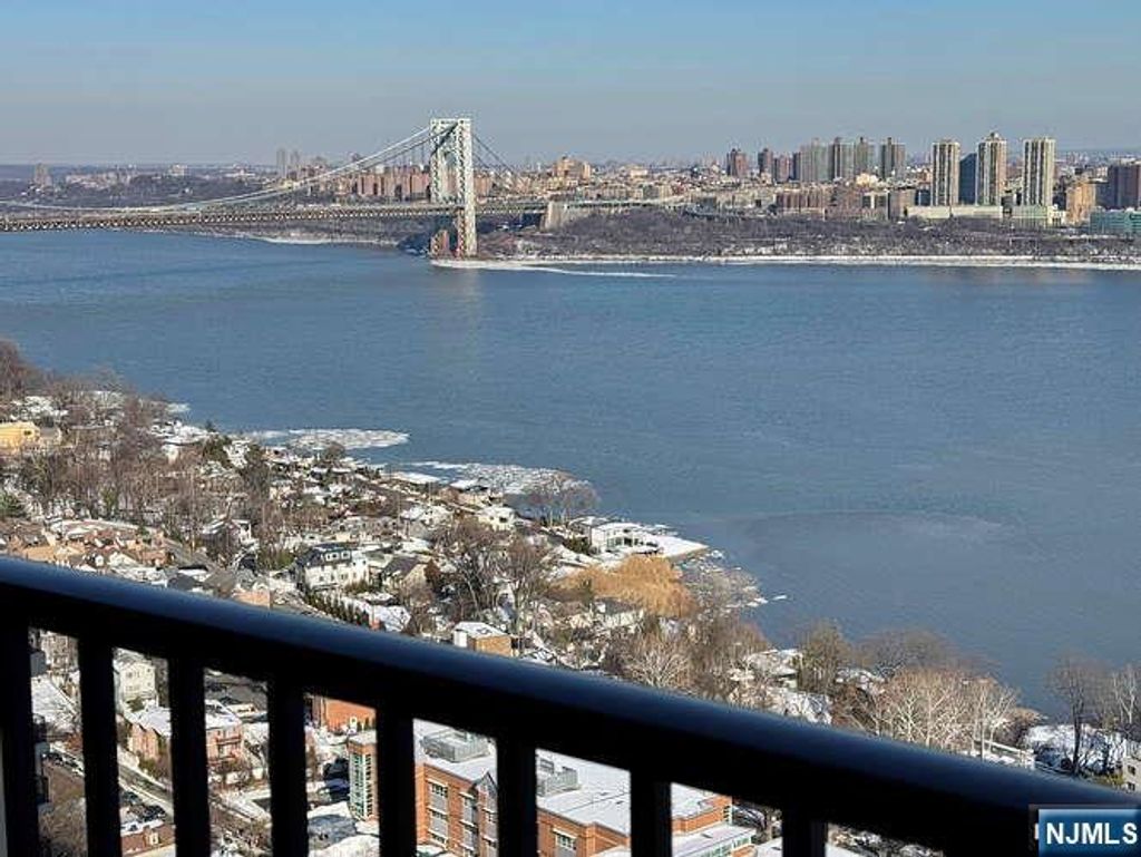 Photo of 6 Horizon Road #2107, Fort Lee, NJ 07024 (MLS # 26005460)