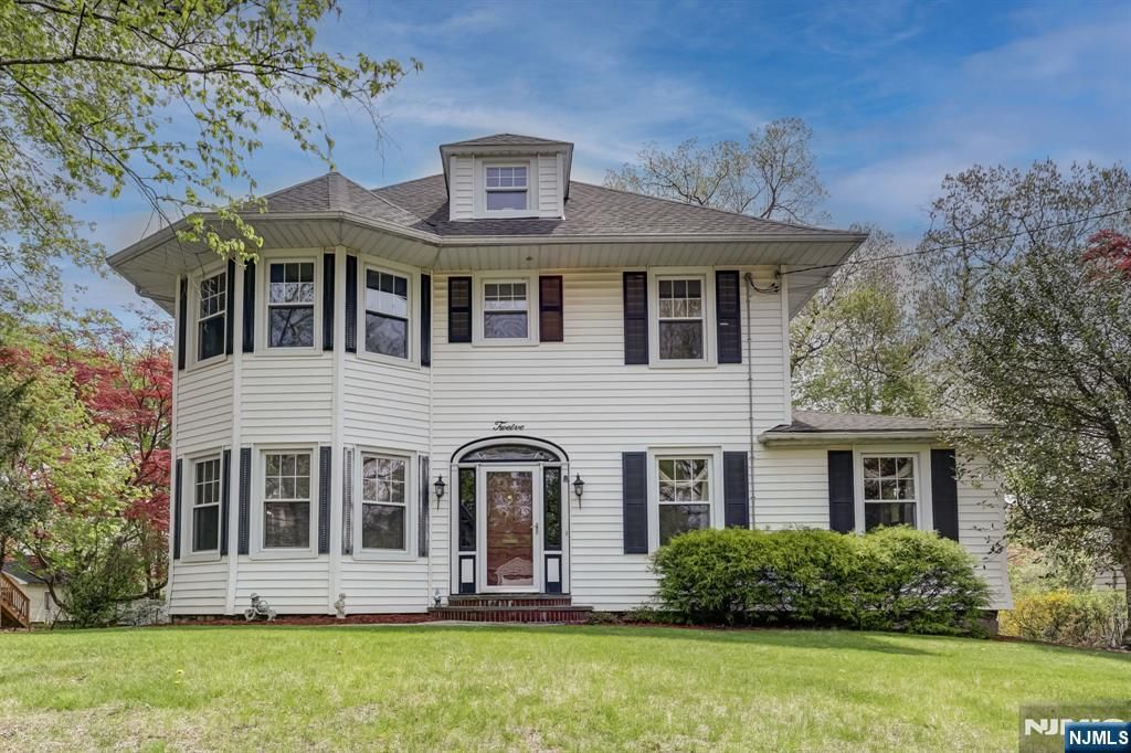 Photo of 12 Linwood Terrace, Caldwell, NJ 07006 (MLS # 26007363)