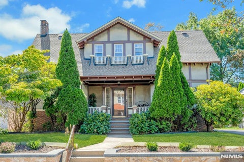 Photo of 85 Spring Valley Avenue, Hackensack, NJ 07601 (MLS # 26034706)