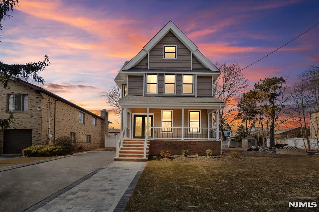 Photo of 475 Morse Avenue, Ridgefield, NJ 07657 (MLS # 25025240)