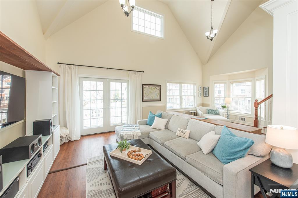 21 Riverbend Court