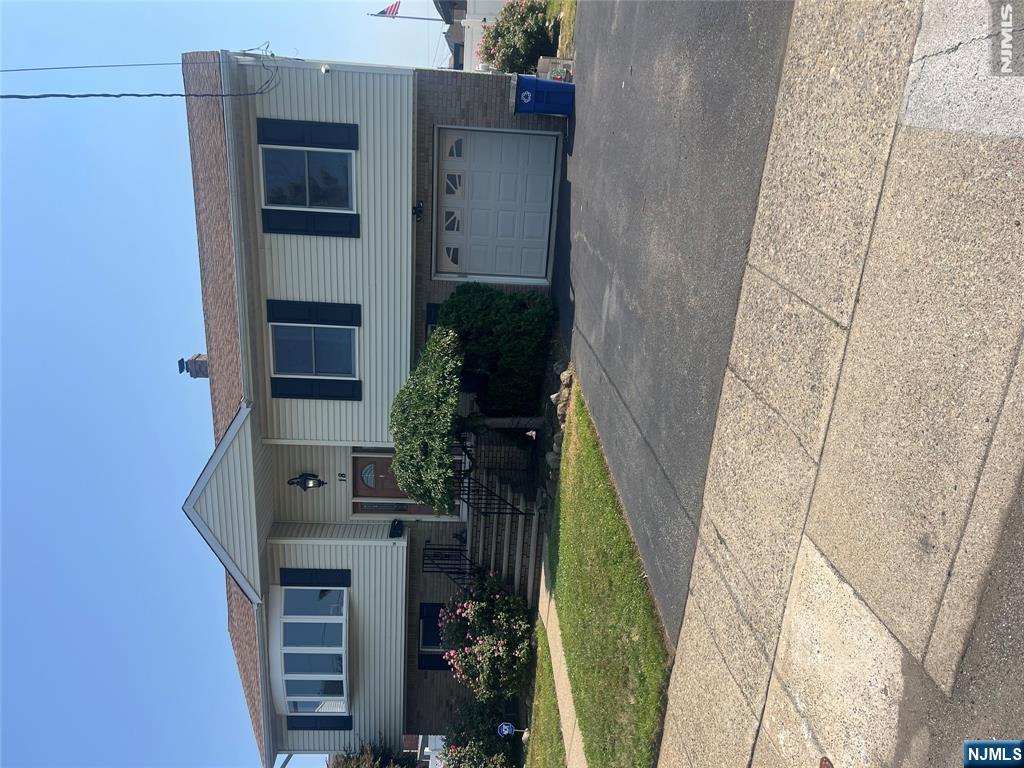 18 Rosengren Avenue