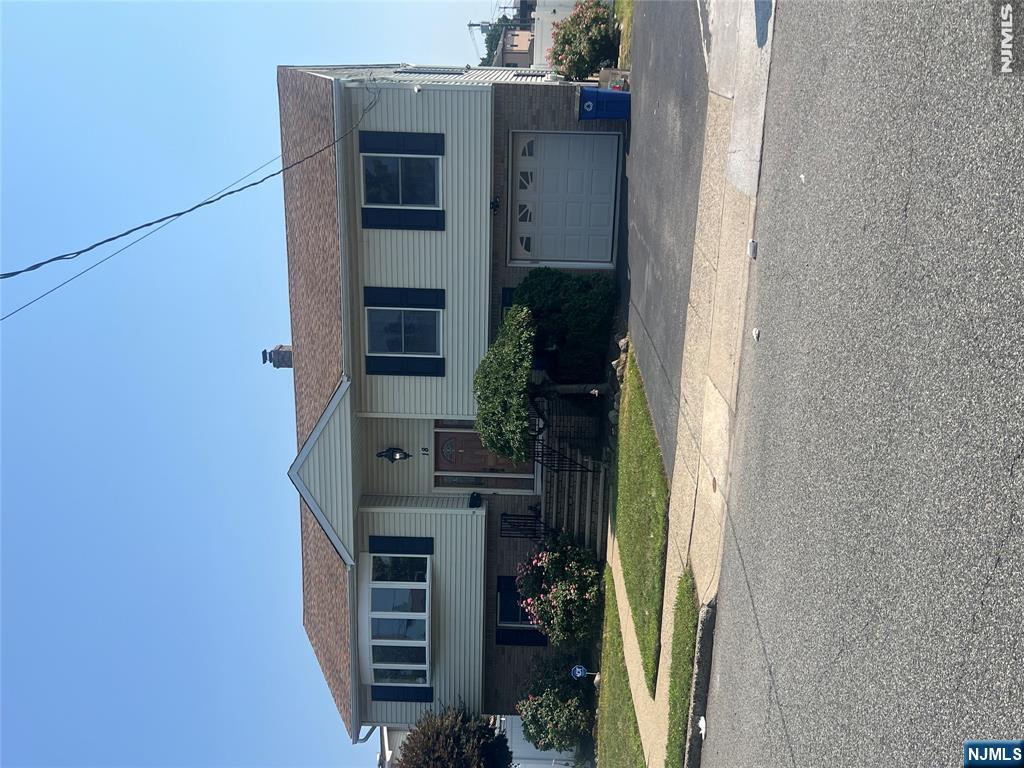18 Rosengren Avenue