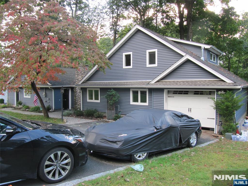 76 Ramapo Hills Boulevard