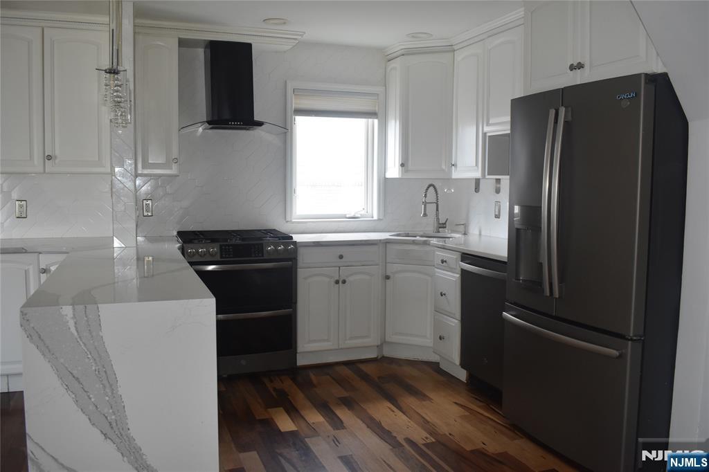 100 Kipp Avenue 1