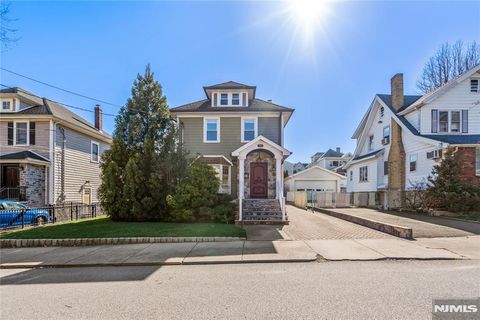 Photo of 66 Crescent Ave, Cliffside Park, NJ 07010 (MLS # 26021531)