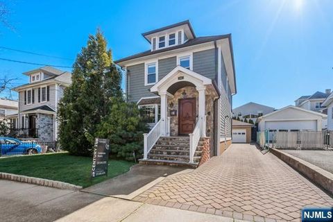 Photo of 66 Crescent Ave, Cliffside Park, NJ 07010 (MLS # 26021531)
