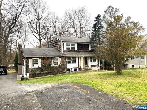 34 4th Street Midland Park NJ 07432