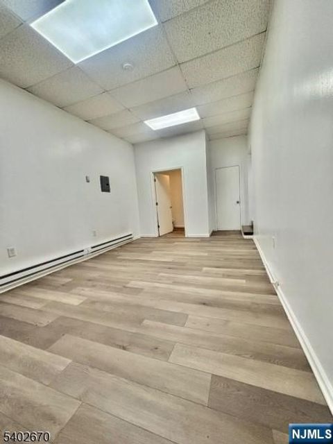 Photo of 402 Hawthorne Avenue, Newark, NJ 07112 (MLS # 25043833)