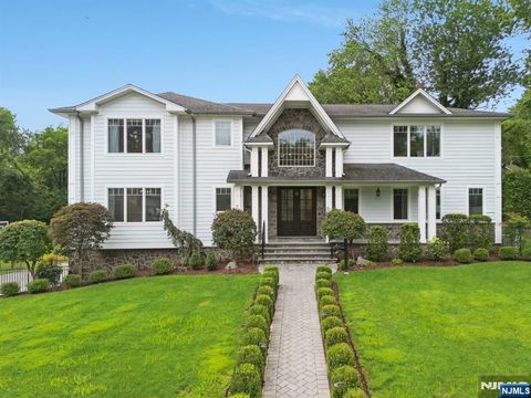 Photo of 41 Sunset Road, Demarest, NJ 07627 (MLS # 25030131)