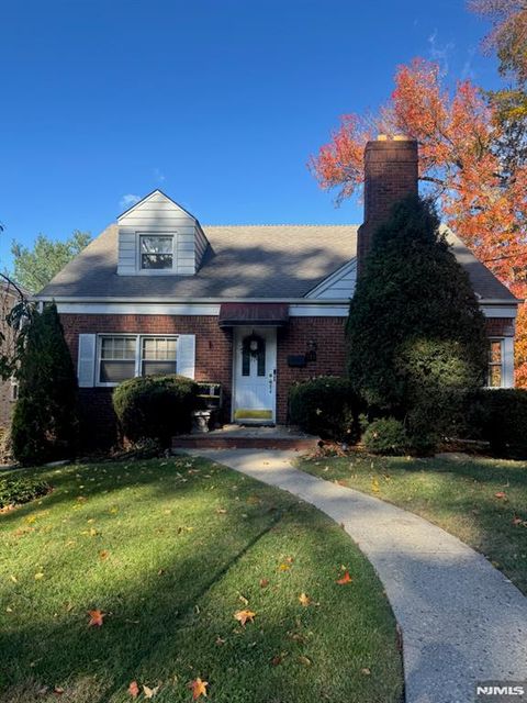 Photo of 535 Roff Ave #2, Palisades Park, NJ 07650 (MLS # 25042060)