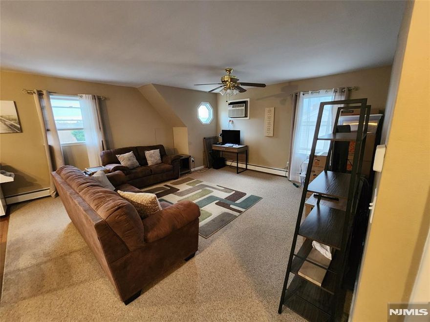 Looking to move to a transient town? Now you can, E Rutherford newest rental hitting the market. Easy access to transportation to NYC. Store near by and schools have good ratings. Call the listing agent for a schedule tour. This 2 bedroom 1 bath apt is ready for Jan 15n move in date.