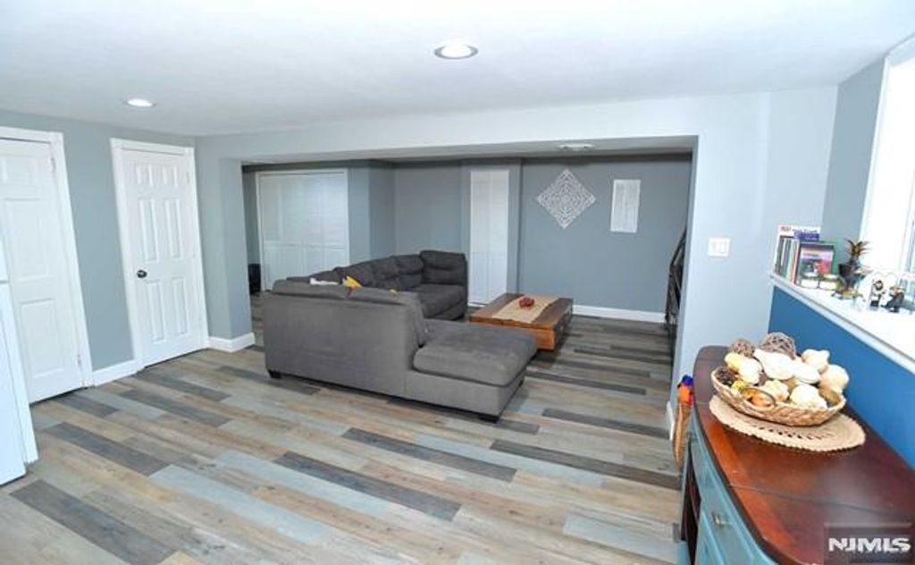 Photo of 307 Dorothy Street, Fair Lawn, NJ 07410 (MLS # 26008894)