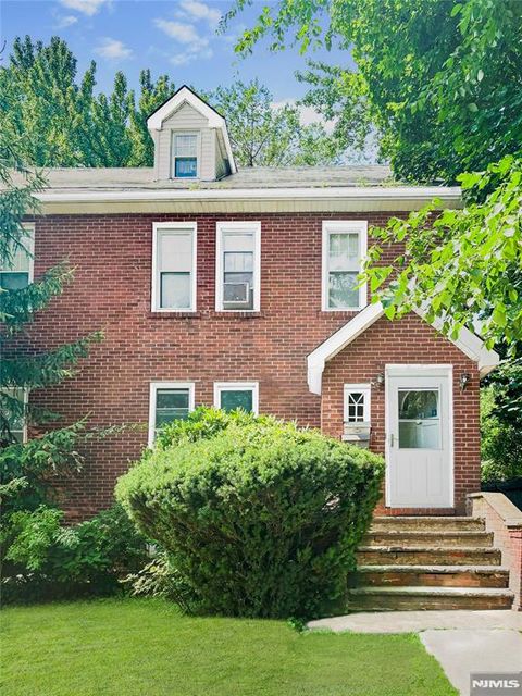 Photo of 110 Fairview Avenue, Teaneck, NJ 07666 (MLS # 25023649)