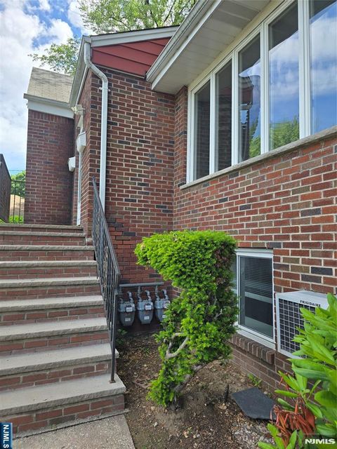 Photo of 639 Oakdene AVE #1, Ridgefield, NJ 07657 (MLS # 26019528)