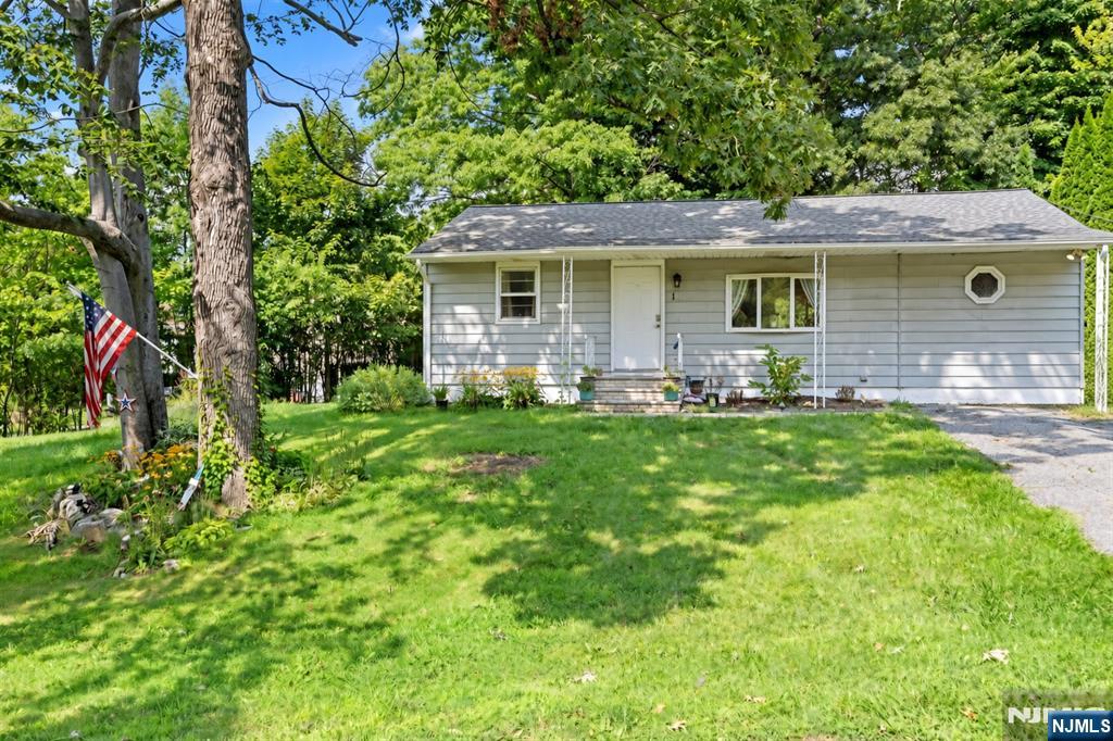 1 Ridgeview Court